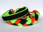 Agility-Zergelleine schwarz-neongrün-orange - Leinenteil aus hochwertigem Fleece (neongrün und orange) und Gurtband (schwarz) geflochten -  mit Jagdkarabiner und Airmeshunterfütterung (neongrün) in der Halsung -  ohne Handschlaufe